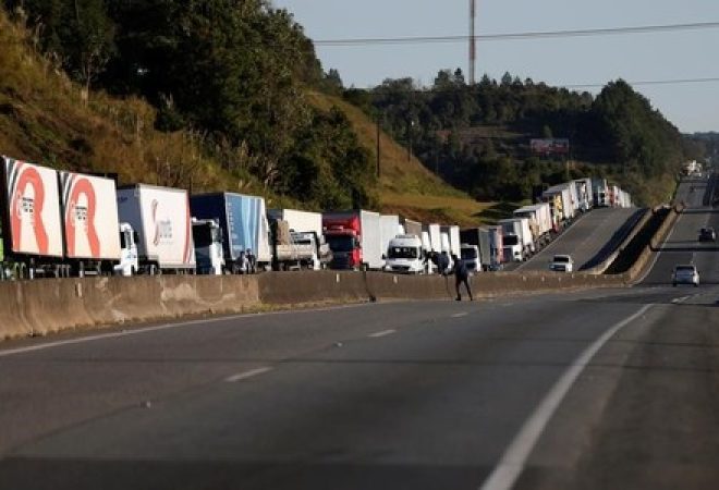 Greve nacional de caminhoneiros