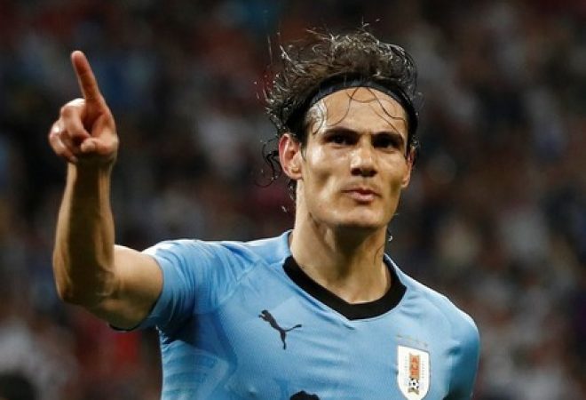 Cavani comemora gol contra Portugal