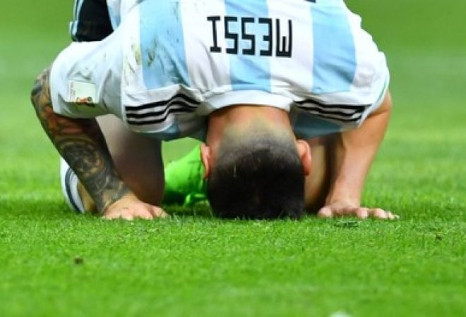 Lionel Messi lamenta chance perdida contra a França