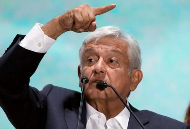 López Obrador faz discurso na Cidade do México