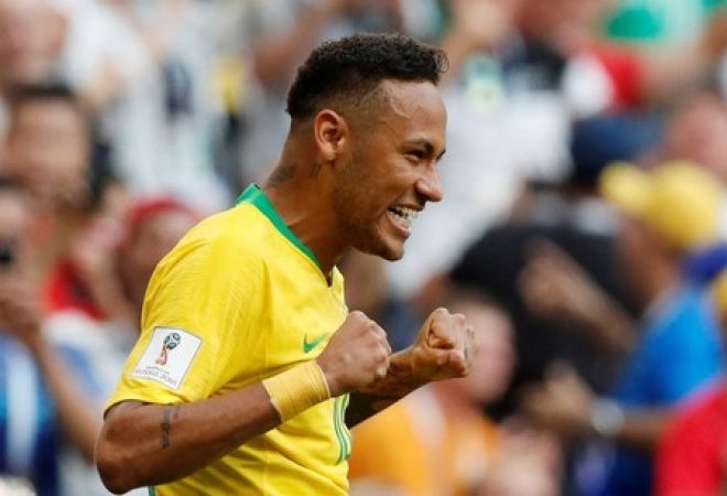 Neymar comemora gol pela seleção brasileira