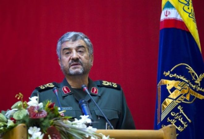 Comandante da Guarda Revolucionária do Irã, Mohammad Ali Jafari, durante conferência em Teerã