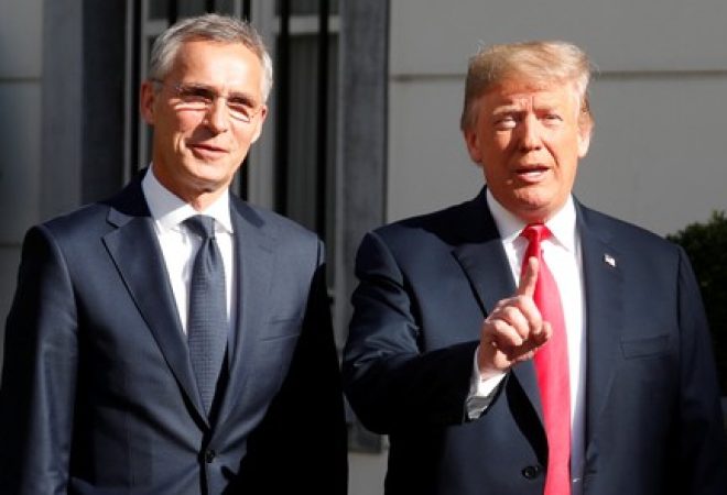 Presidente dos EUA, Donald Trump, e secretário-geral da Otan, Jens Stoltenberg, em Bélgica