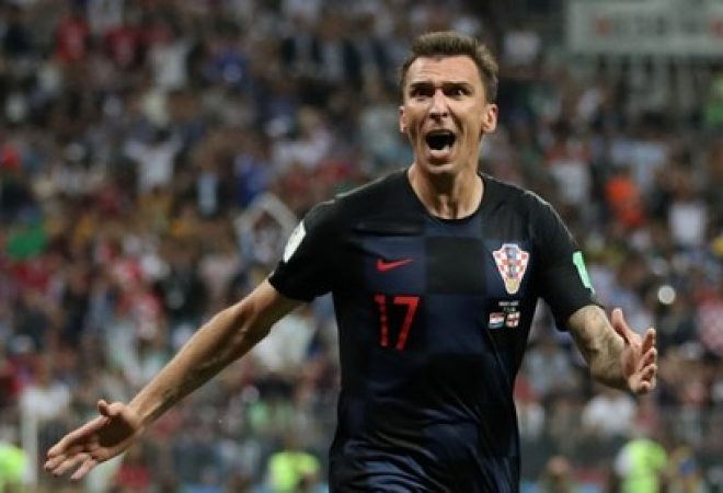 Mario Mandzukic, da Croácia, comemora gol marcada contra a Inglaterra na semifinal da Copa do Mundo