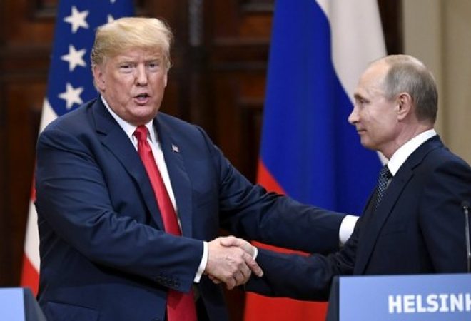 Trump e Putin se cumprimentam em Helsinque