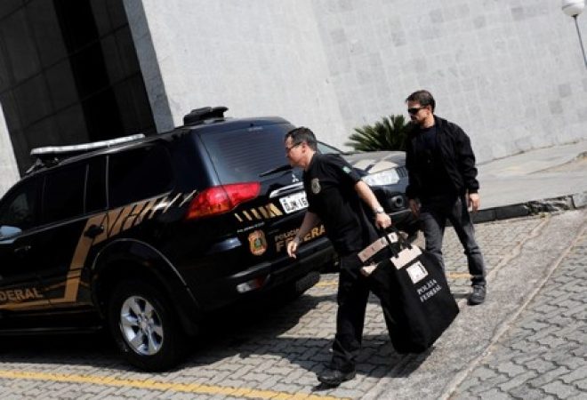 Agentes da PF durante operação em São Paulo