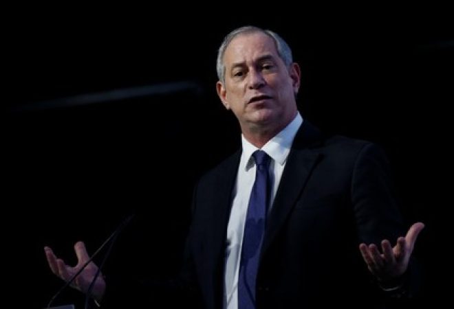 Ciro Gomes participa de sabatina em Brasília