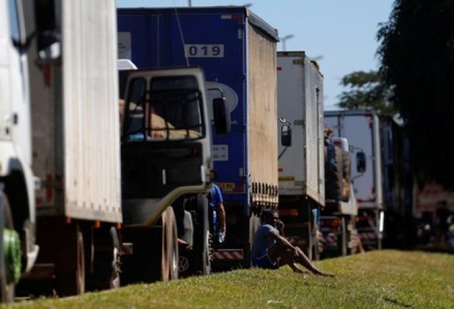 Paralisação de caminhões em Luziania, perto de Brasília