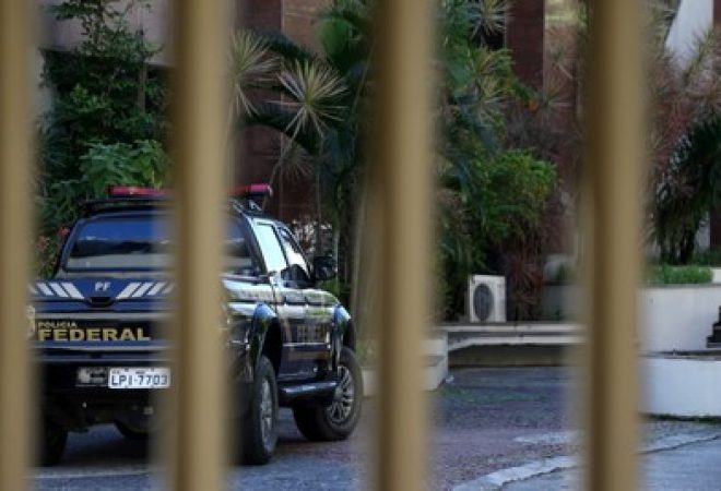 Carro da Polícia Federal no Rio de Janeiro