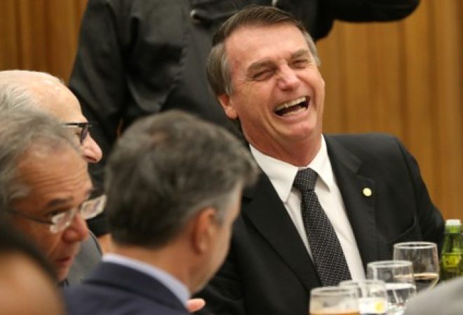 Candidato do PSL à Presidência, Jair Bolsonaro, durante almoço na Firjan