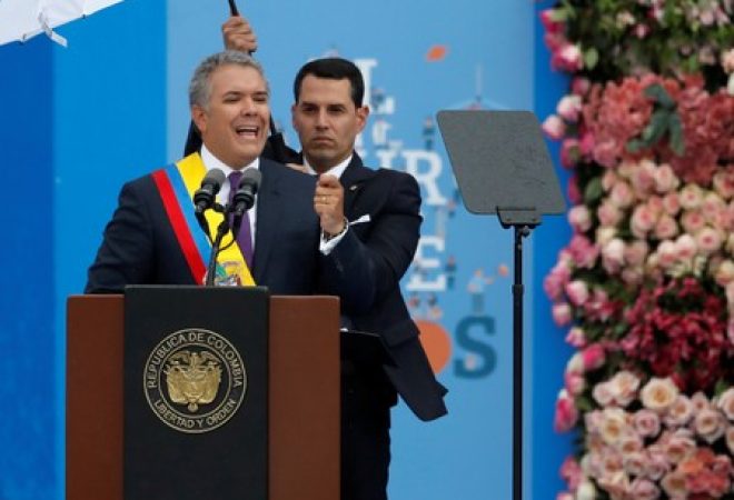 Iván Duque assume Presidência da Colômbia