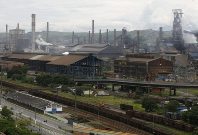 Visão aérea da Companhia Siderúrgica Nacional (CSN) em Volta Redonda, Rio de Janeiro