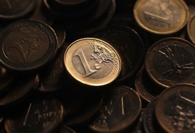 Imagem ilustrativa de moedas de euro