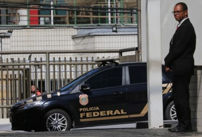 Carro da Polícia Federal, no Rio de Janeiro