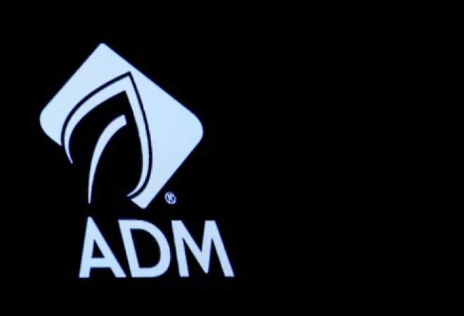Logo da Archer Daniels Midland é visto na bolsa de valores de Nova York