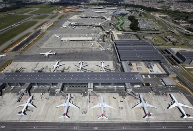 Aeronaves no Aeroporto Internacional de Guarulhos (SP) operado pela Invepar