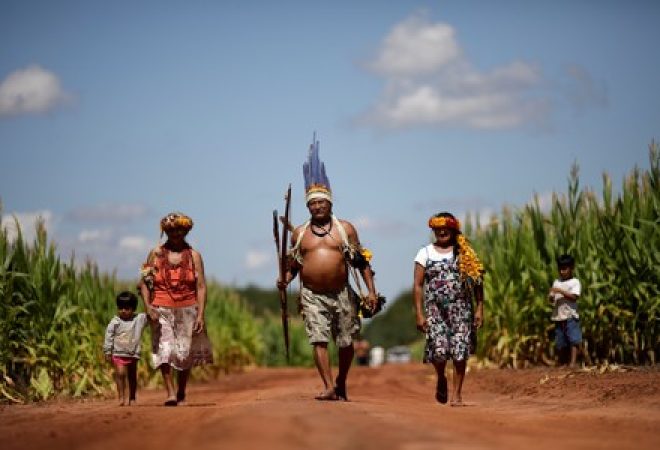 Índios em Conquista do Oeste