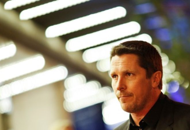 Christian Bale, protagonista da comédia política "Vice"