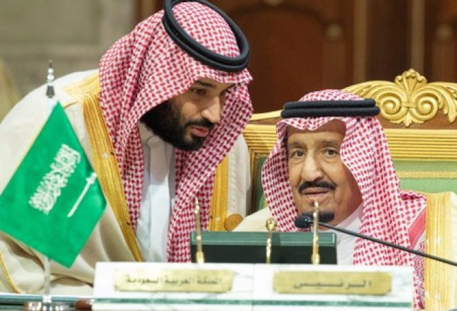Rei Salman e príncipe Mohammed bin Salman em Riad