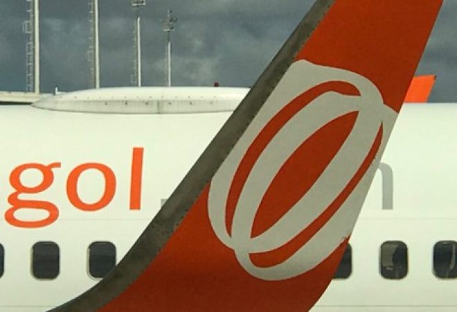 Logo da companhia aérea Gol é visto em avião, em Natal
