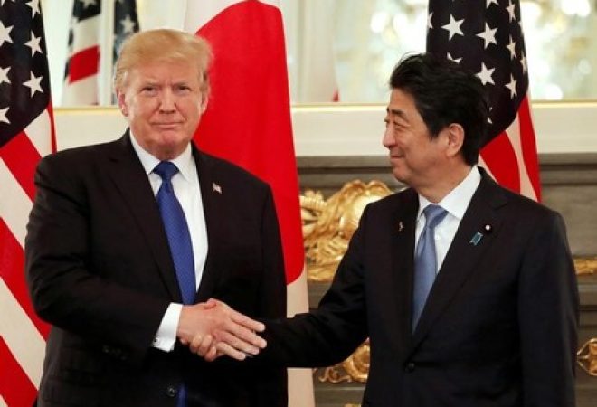 Presidente dos Estados Unidos, Donald Trump, e primeiro-ministro do Japão, Shinzo Abe, em Tóquio