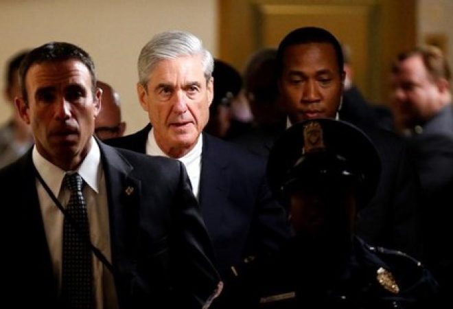 Robert Mueller deixa reunião em Washington