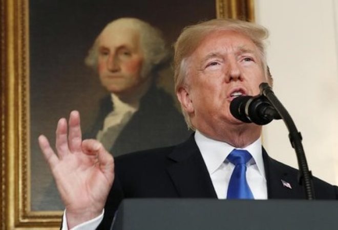 Presidente dos EUA, Donald Trump, fala sobre acordo com o Irã na Sala Diplomática da Casa Branca. 13/10/2017. REUTERS/Kevin Lamarque