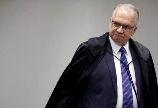 Ministro Edson Fachin, do STF, durante sessão da corte em Brasília