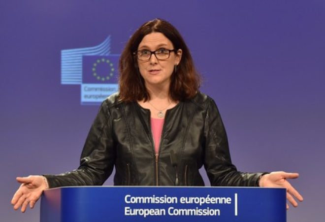 Comissária de Comércio da União Europeia,  Cecilia Malmstrom, durante coletiva de imprensa em Bruxelas, na Bélgica
