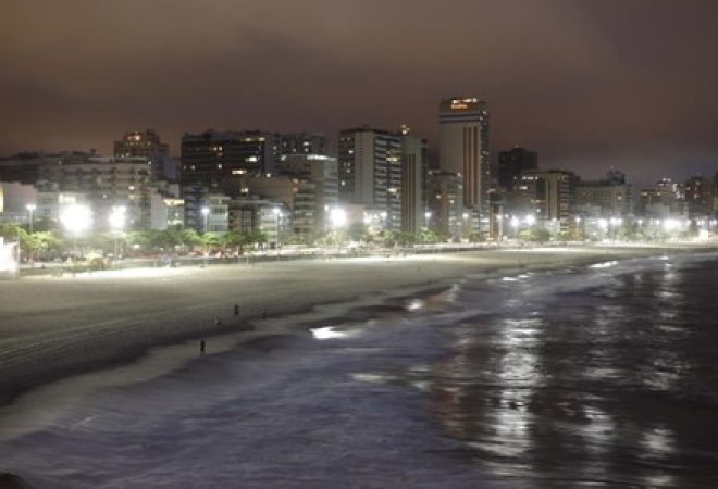 Prédios em frente a Praia de Leblon no Rio de Janeiro