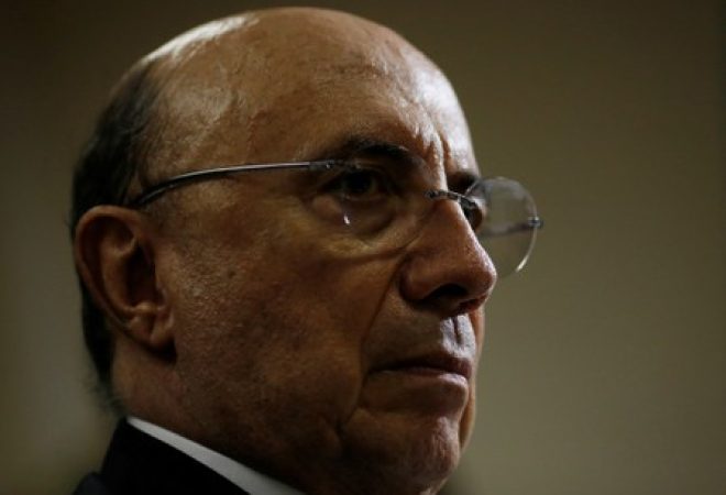 Ministro da Fazenda, Henrique Meirelles em reunião em Brasília