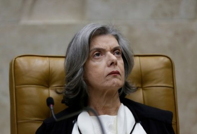 Cármen Lúcia durante sessão do STF