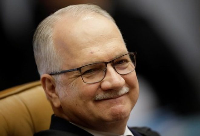 O ministro do Supremo Tribunal Federal, Edson Fachin, durante sessão em Brasília, no Brasil