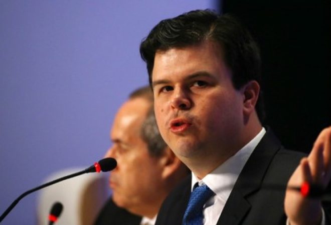 O ex-ministro de Minas e Energia do Brasil, Fernando Coelho Filho, durante coletiva de imprensa após leilão de blocos de petróleo no Rio de Janeiro, Brasil