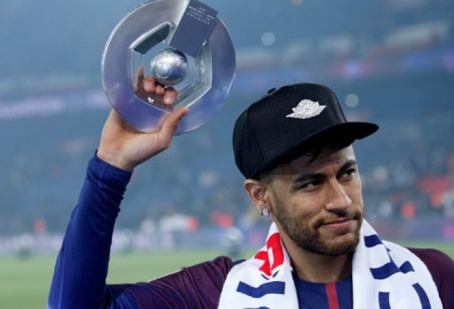 Neymar em jogo do Paris St Germain contra o Stade Rennes