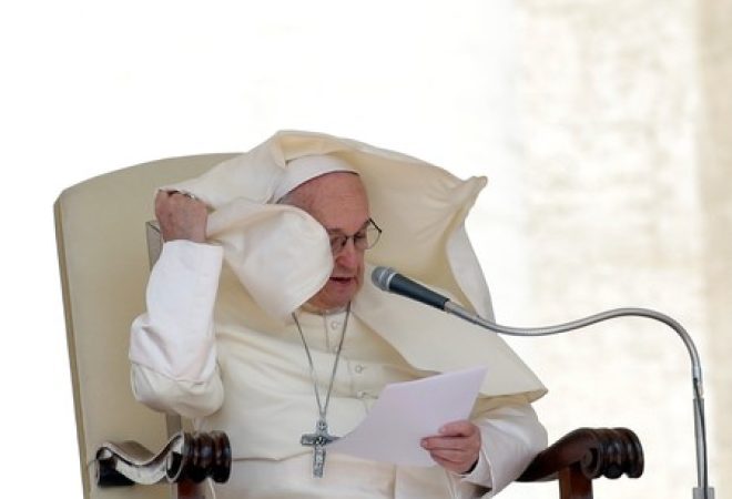 Papa Francisco durante audiência na Praça de São Pedro, no Vaticano