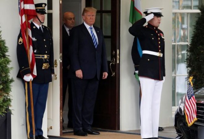 Presidente dos EUA, Donald Trump, chega a Ala Oeste da Casa Branca