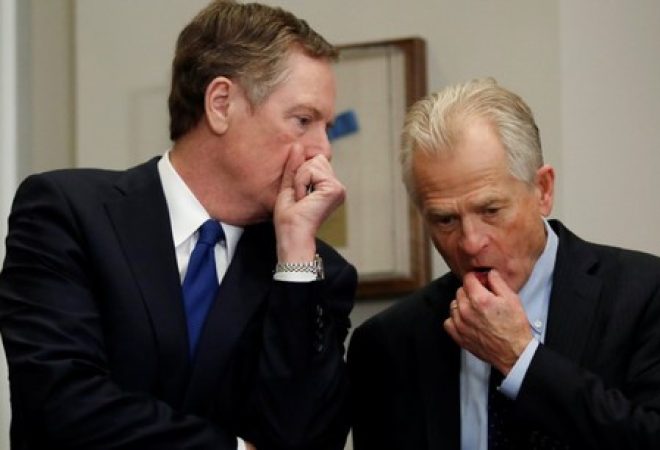 Robert Lighthizer, representante comercial dos EUA, e Peter Navarro, assessor de indústria e comércio da Casa Branca