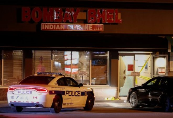 Carro de polícia é visto em frente a local de explosão em Mississauga, no Canadá
