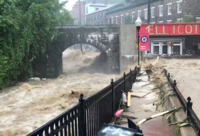 Enchente em Ellicott City, Maryland