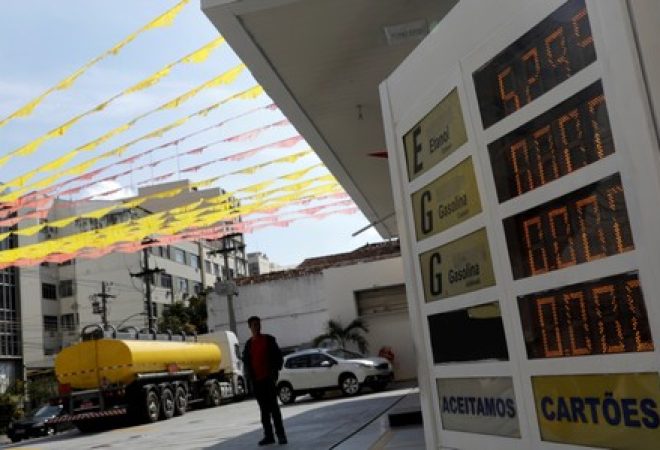 Posto de gasolina sem combustíveis durante greve dos caminhoneiros no Rio de Janeiro