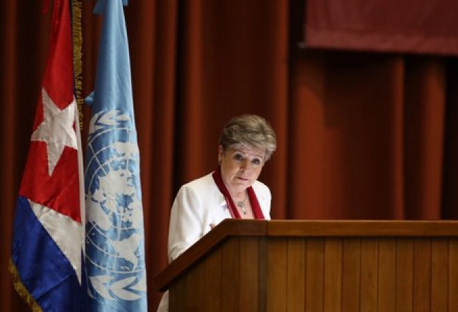Secretária da Comissão Econômica para a América Latina e o Caribe, Alicia Barcena, durante cerimônia em Havana, Cuba