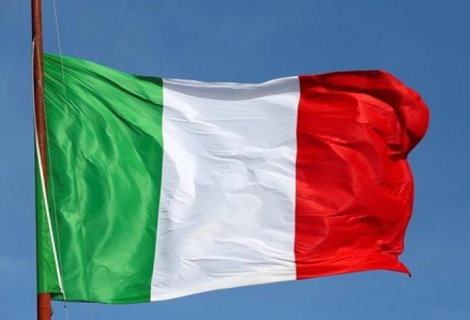 Bandeira da Itália é vista em Roma