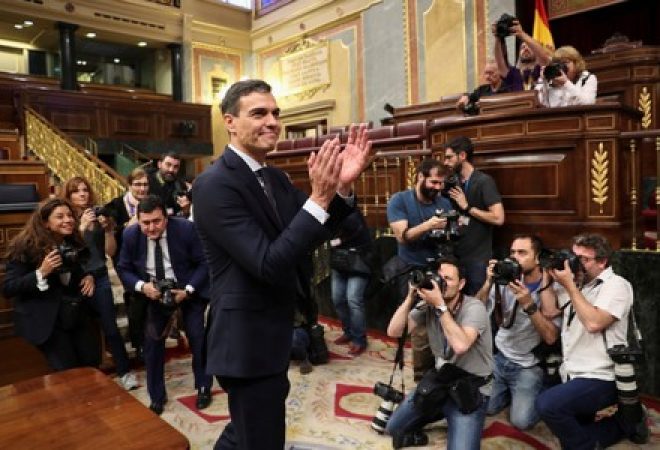 Novo primeiro-ministro da Espanha, o socialista Pedro Sánchez após aprovação de moção de censura no Parlamanto
