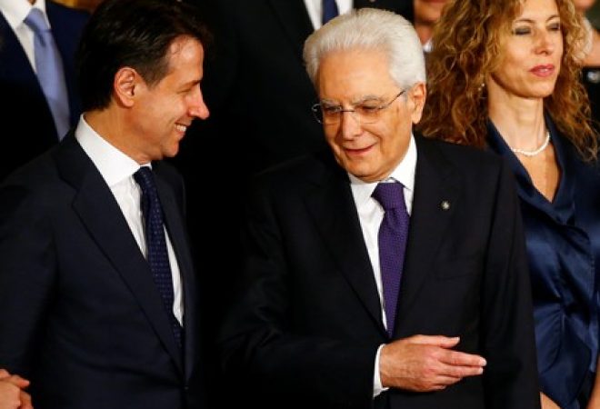 Primeiro-ministro da Itália, Giuseppe Conte, e presidente da Itália, Sergio Mattarella, durante cerimônia de posse em Roma