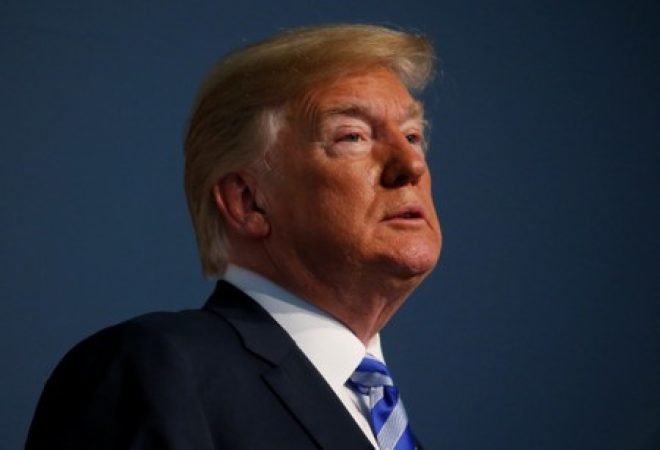 Trump participa de cerimônia em Washington