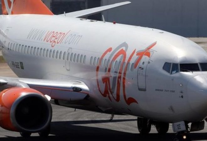 Avião da companhia Gol decola de aeroporto em São Paulo