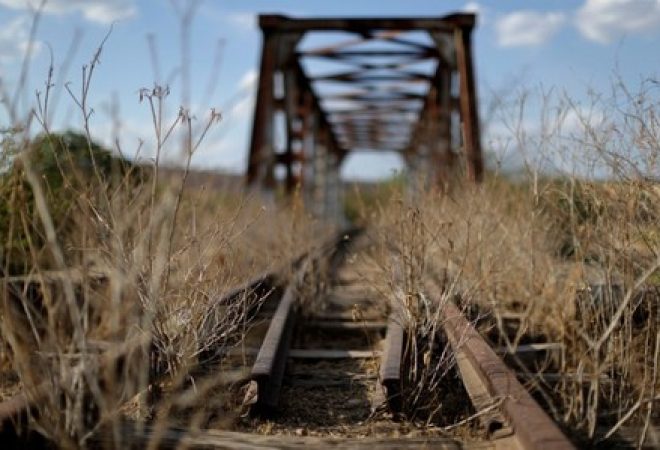 Ferrovia abandonada no Ceará