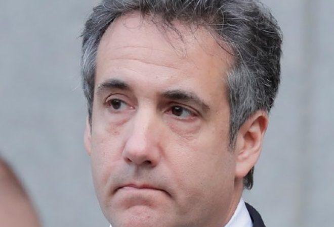 Michael Cohen deixa tribunal em Nova York