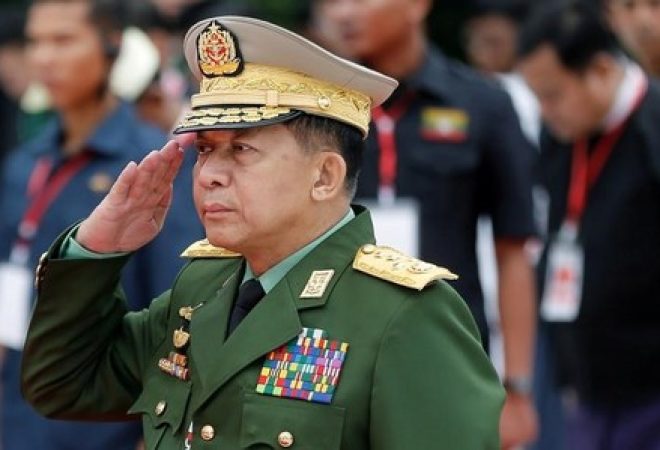 Comandante-chefe das Forças Armadas de Mianmar, Min Aung Hlaing, em Yangon